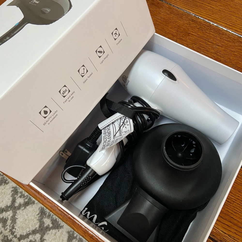 Hair Dryer with 2 Nozzles (Diffuser) Used Once